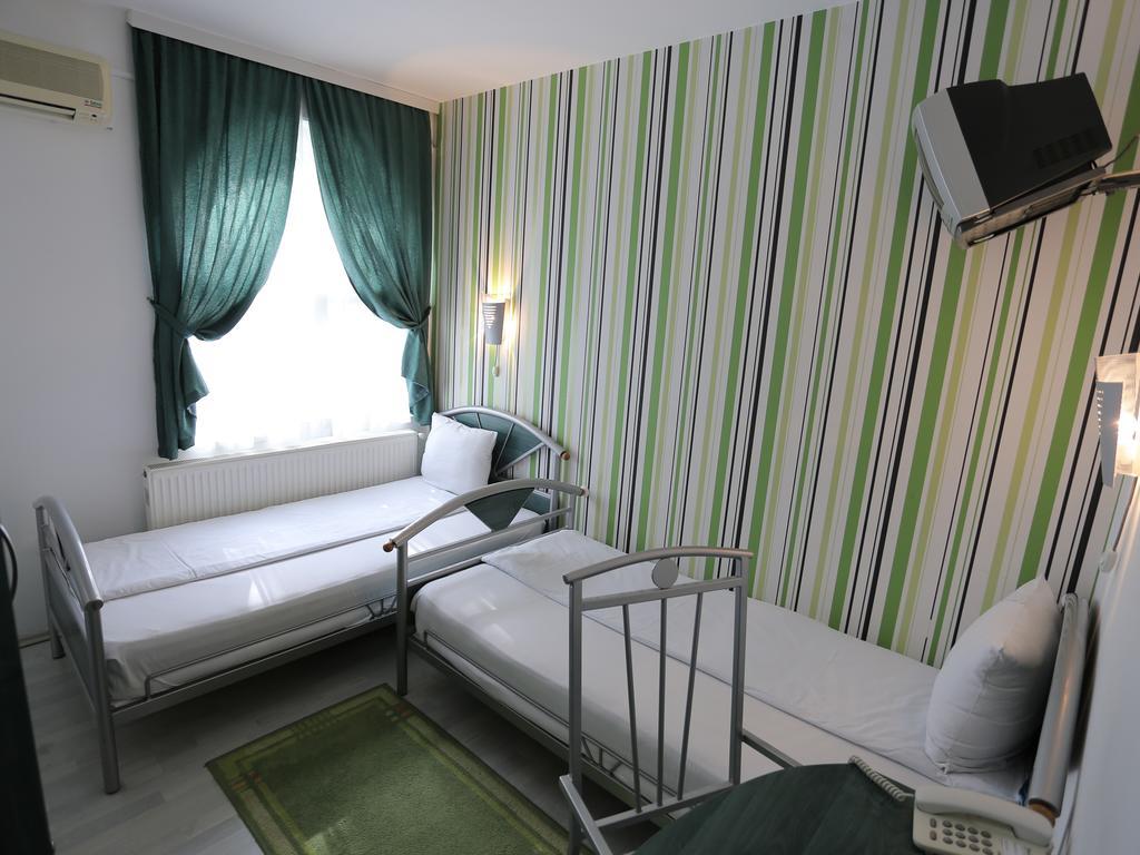Hotel Zeneva Kragujevac Quarto foto